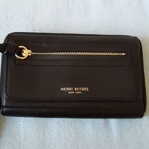 Black Henri bendel phone wallet